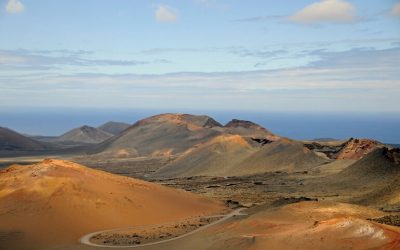 Que no te puedes perder si vas a Lanzarote: Timanfaya, Playas, Enoturismo y Actividades Acuáticas